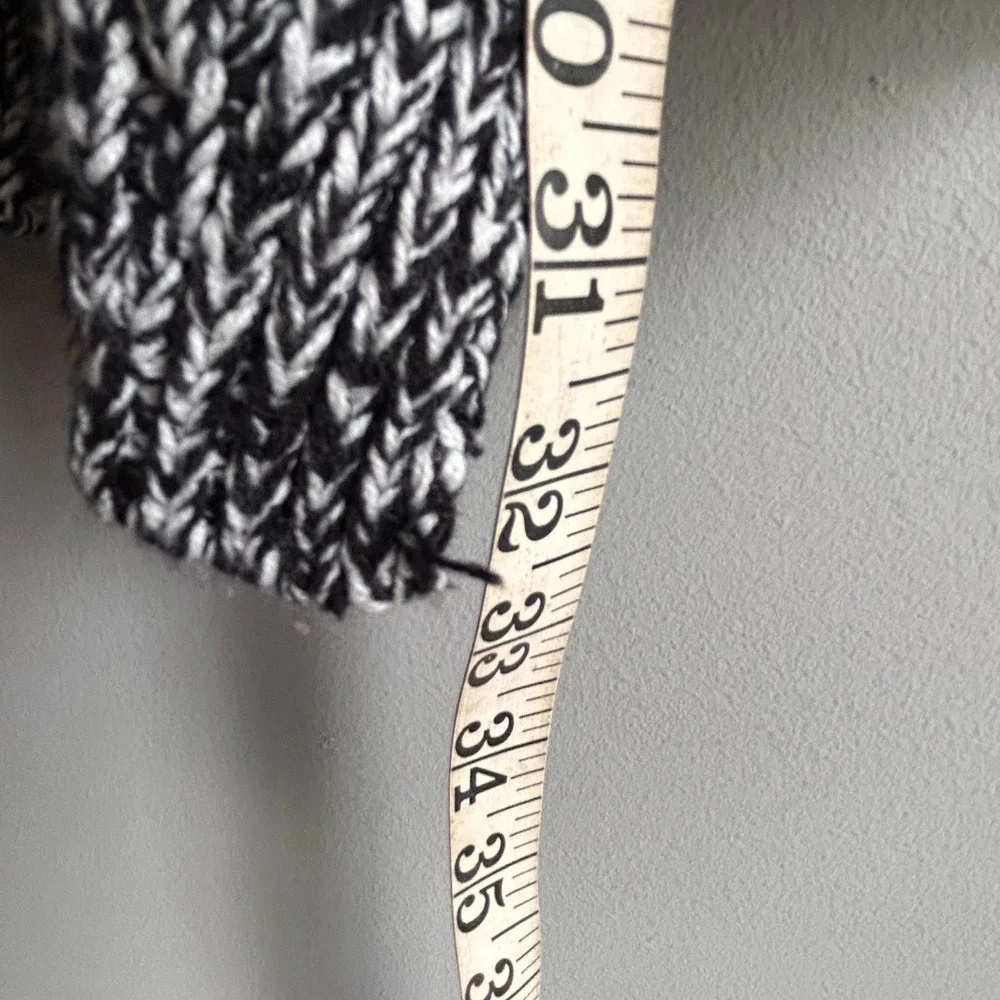 Express Womens Black White Marled Chunky Cable Knit Oversized Sweater Small - Picture 8 of 8